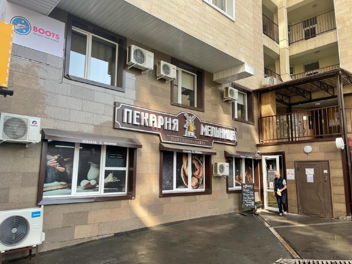 Ferienwohnung Студия New York В Самом Центре Города Almaty Exterior foto